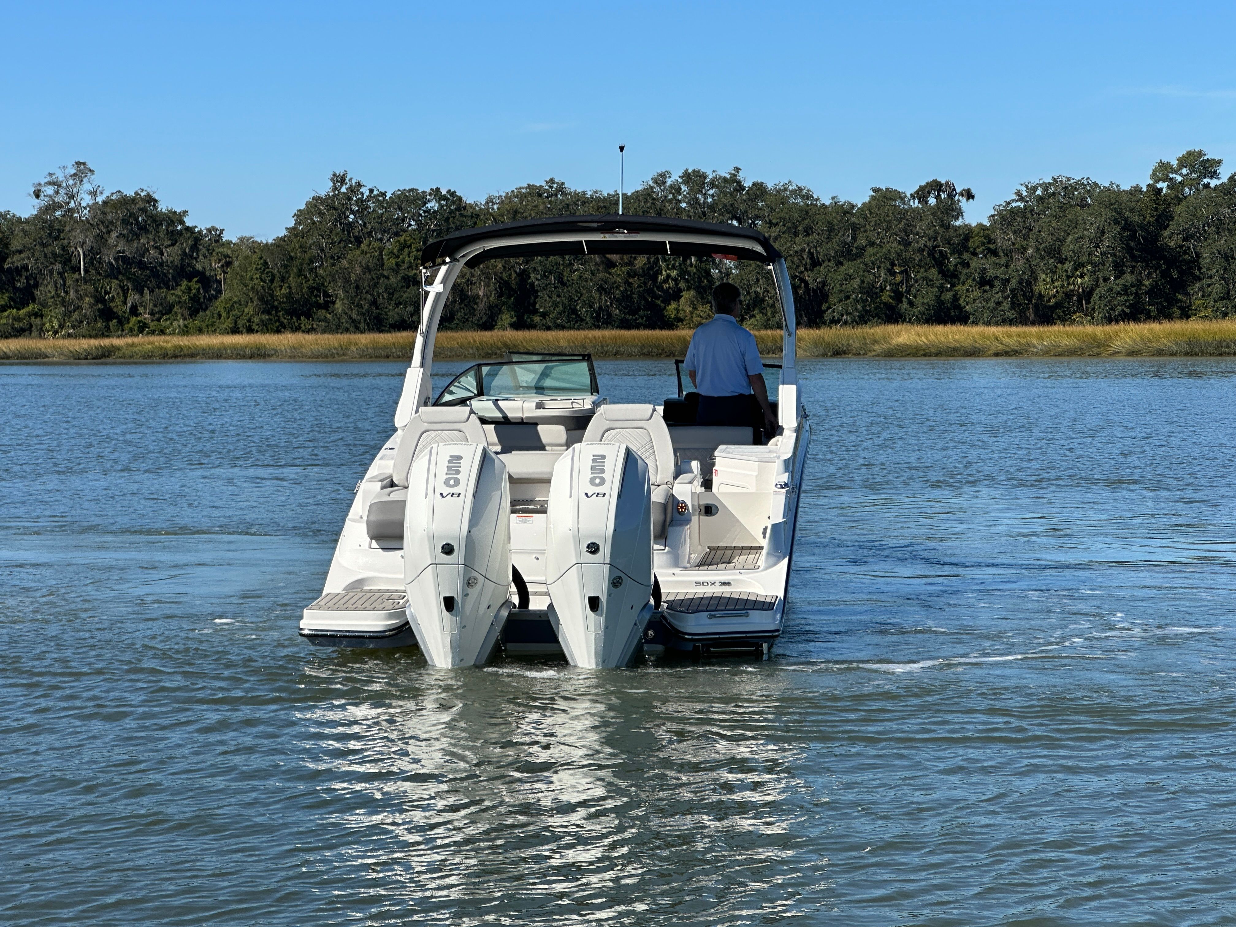 2026 Sea Ray SDX 290 Outboard Image Thumbnail #5