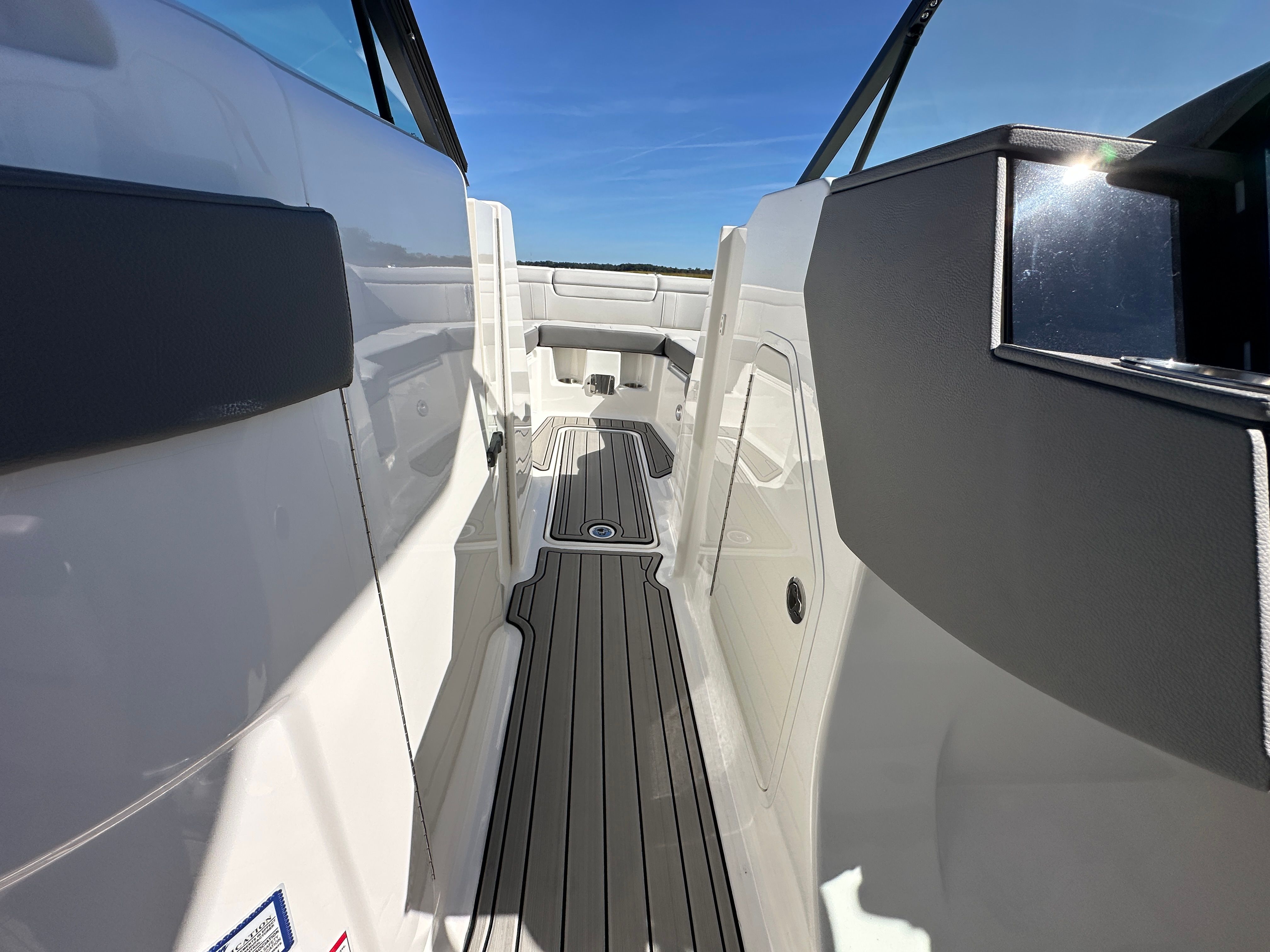 2026 Sea Ray SDX 290 Outboard Image Thumbnail #25