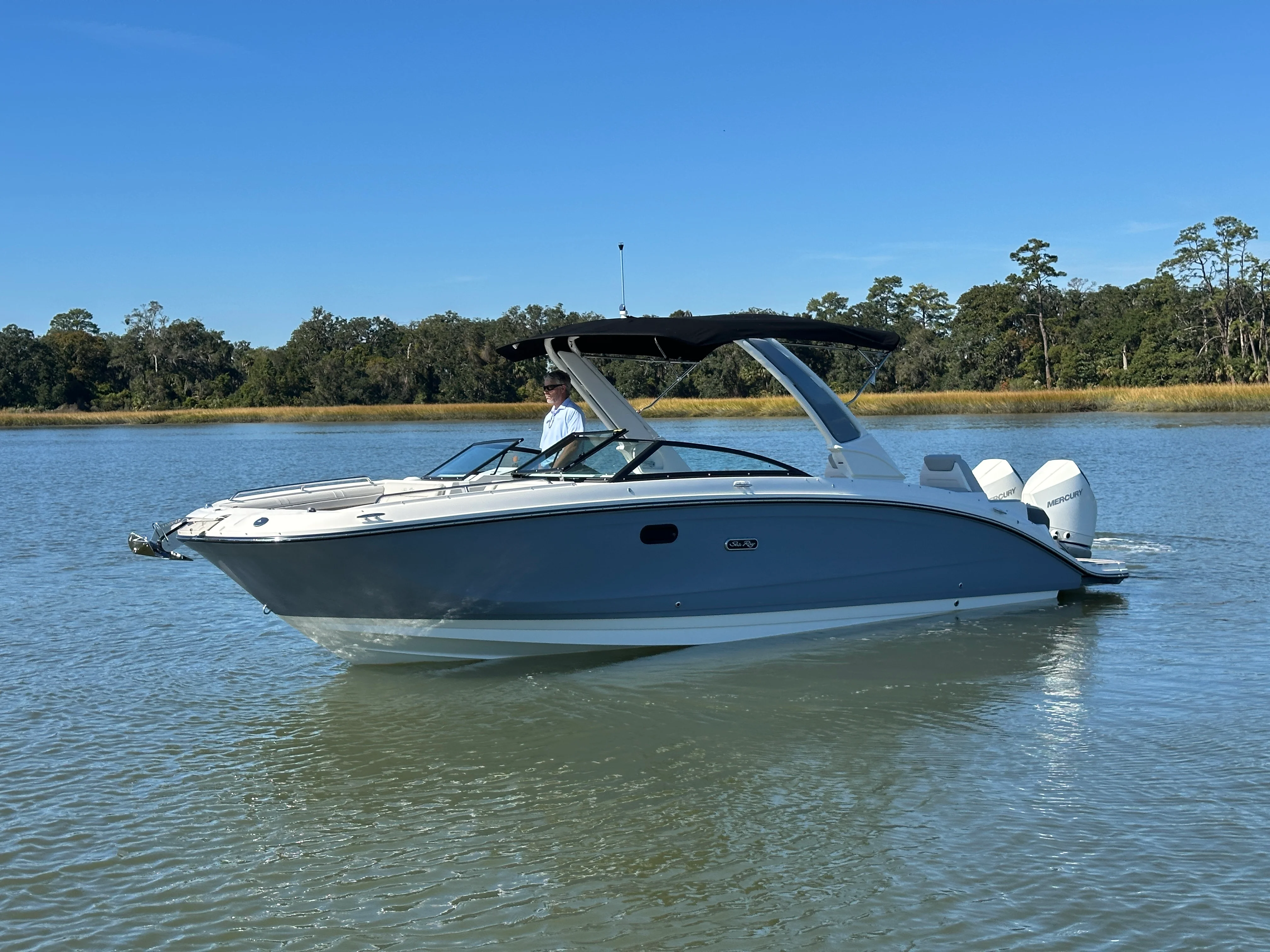 2026 Sea Ray SDX 290 Outboard Image Thumbnail #2