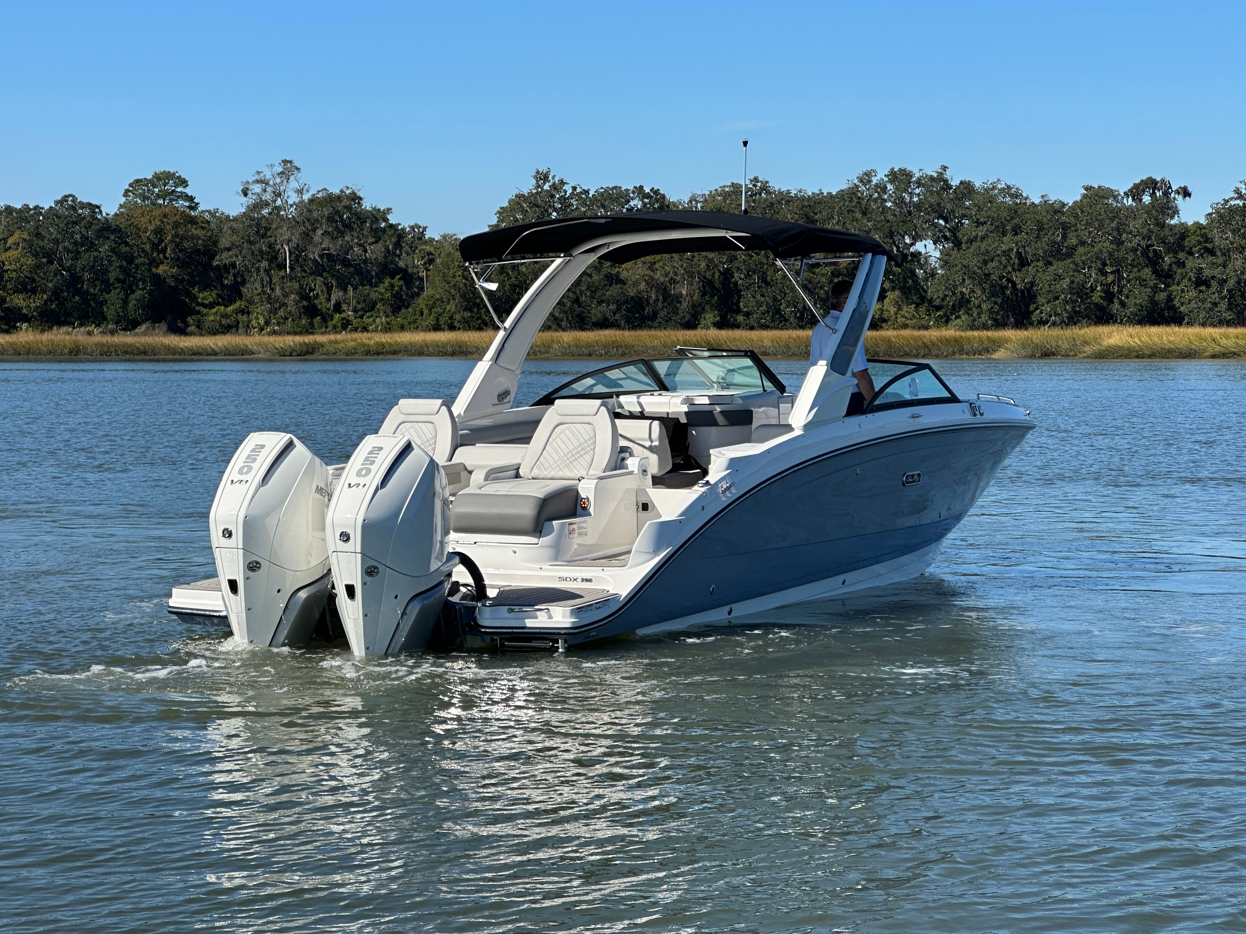 2026 Sea Ray SDX 290 Outboard Image Thumbnail #6