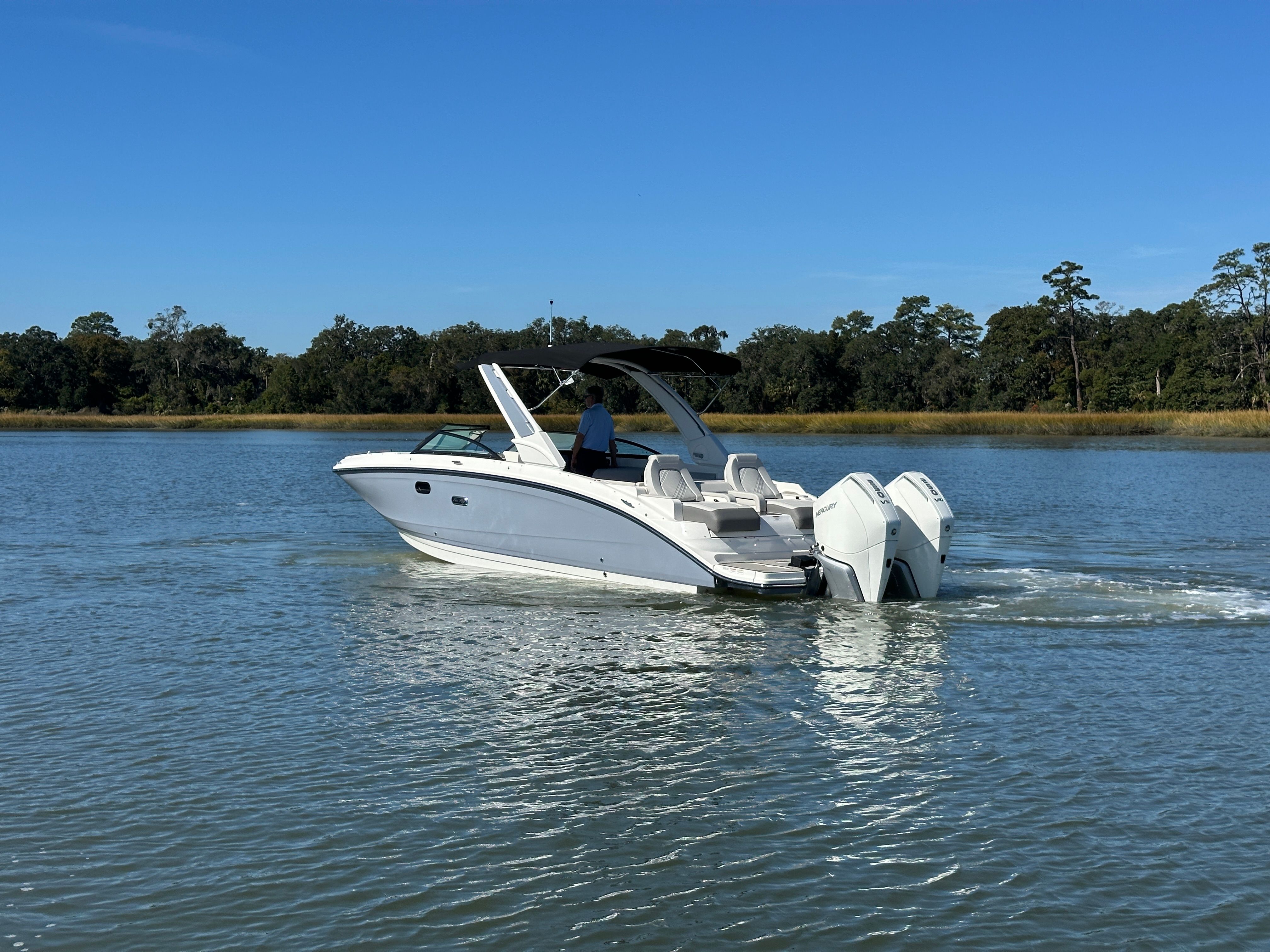 2026 Sea Ray SDX 290 Outboard Image Thumbnail #4