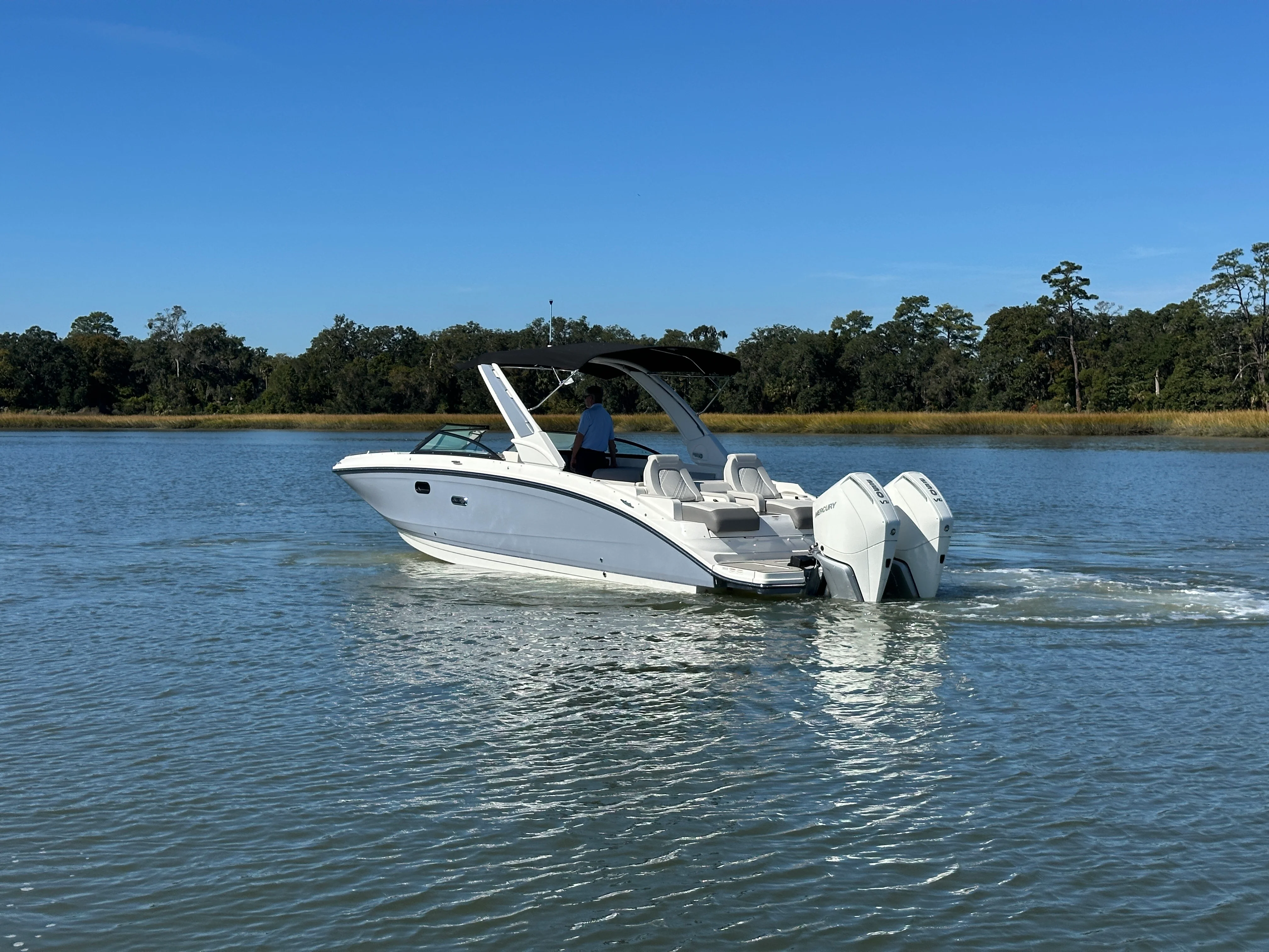2026 Sea Ray SDX 290 Outboard Image Thumbnail #4