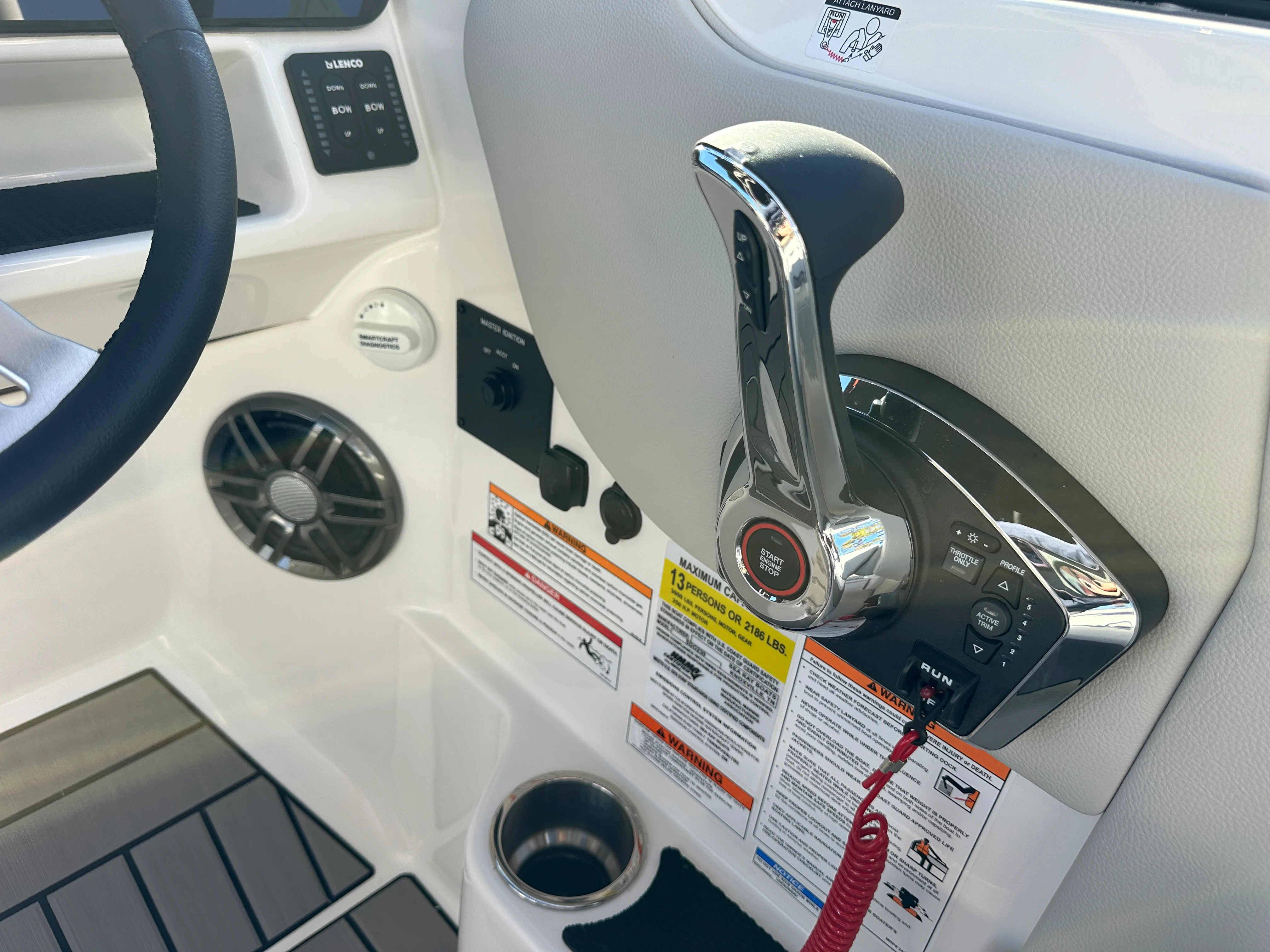 2026 Sea Ray SDX 230 Outboard Image Thumbnail #11