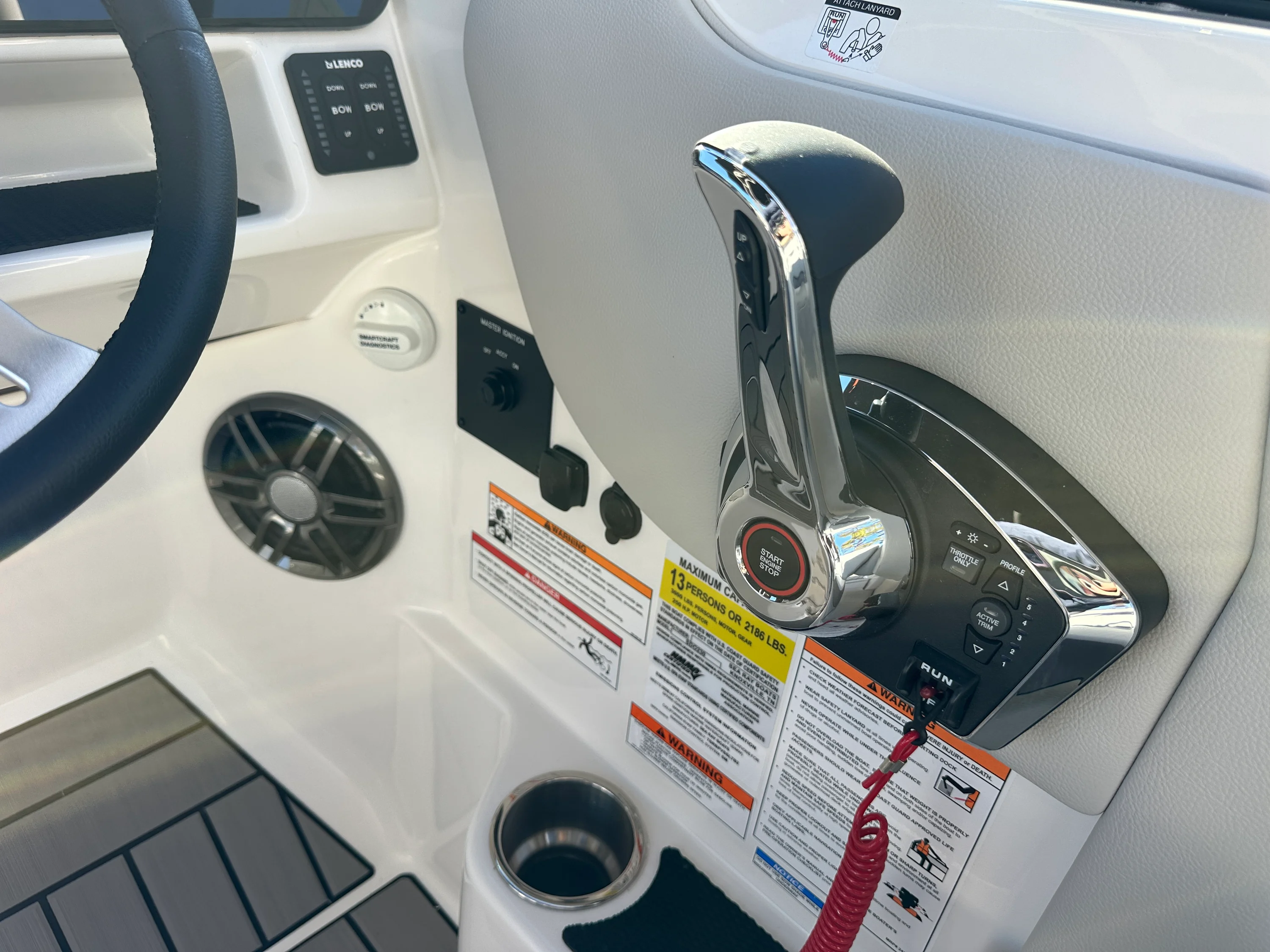 2026 Sea Ray SDX 230 Outboard Image Thumbnail #11