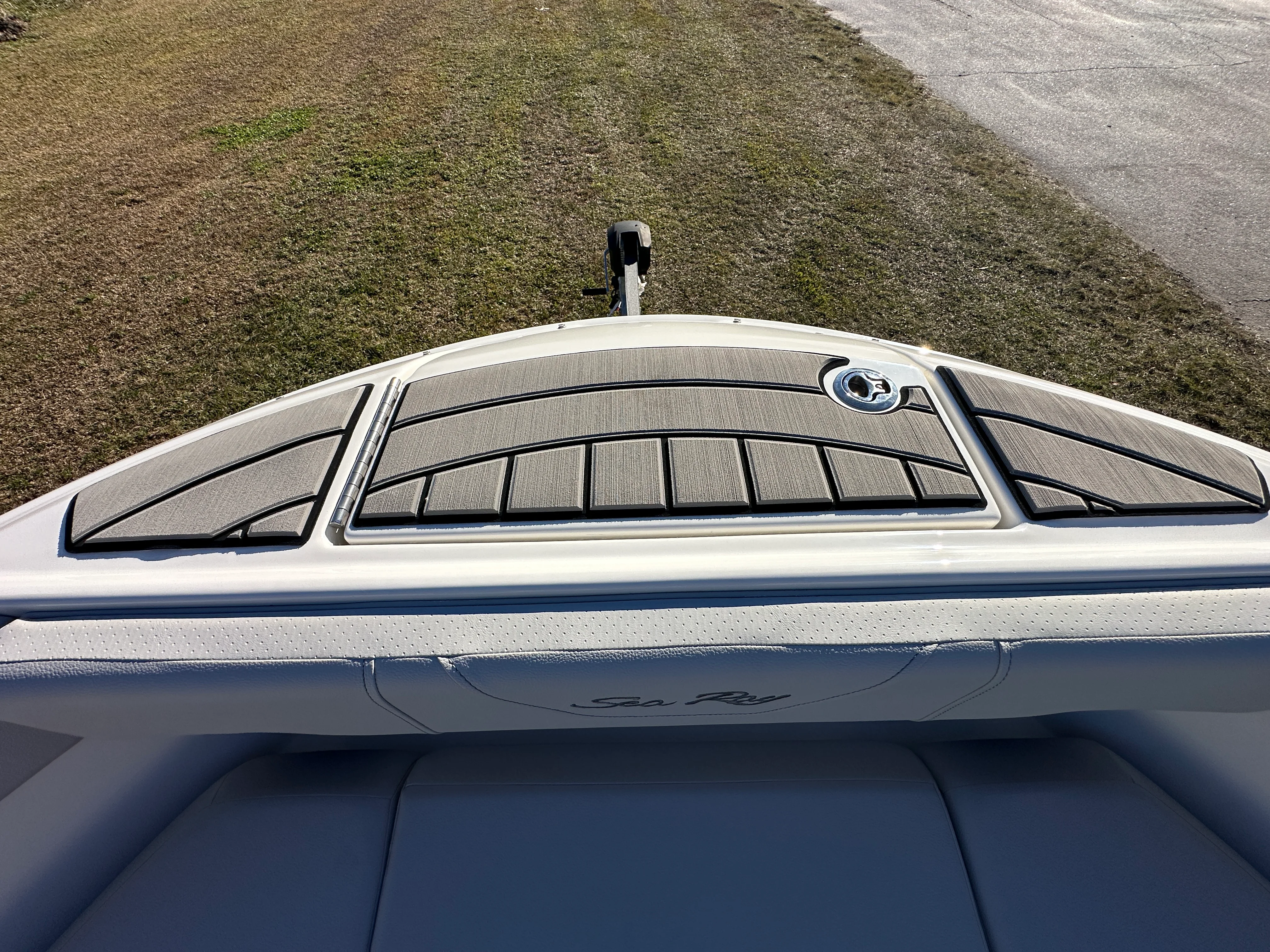 2026 Sea Ray SDX 230 Outboard Image Thumbnail #27