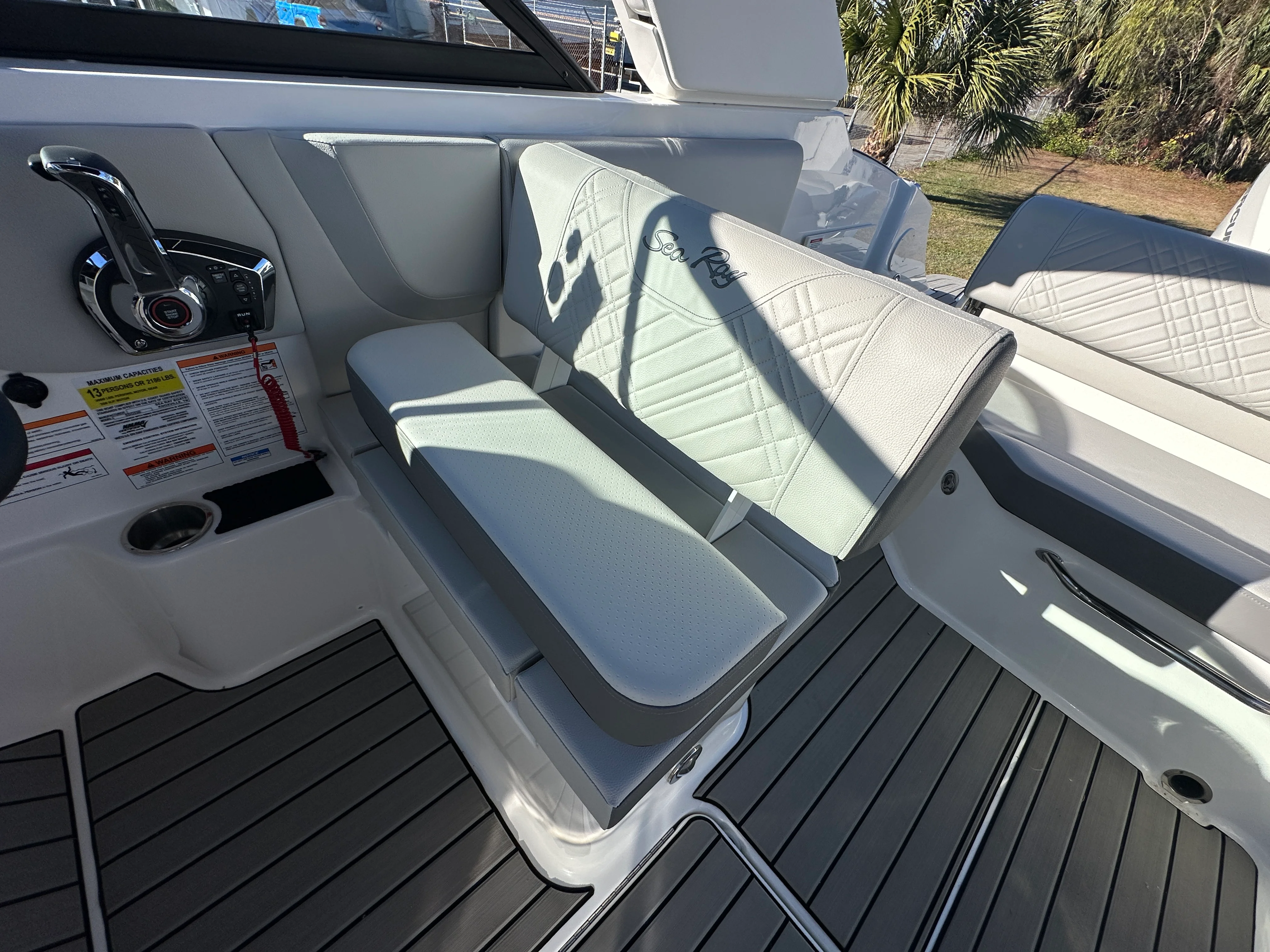 2026 Sea Ray SDX 230 Outboard Image Thumbnail #10