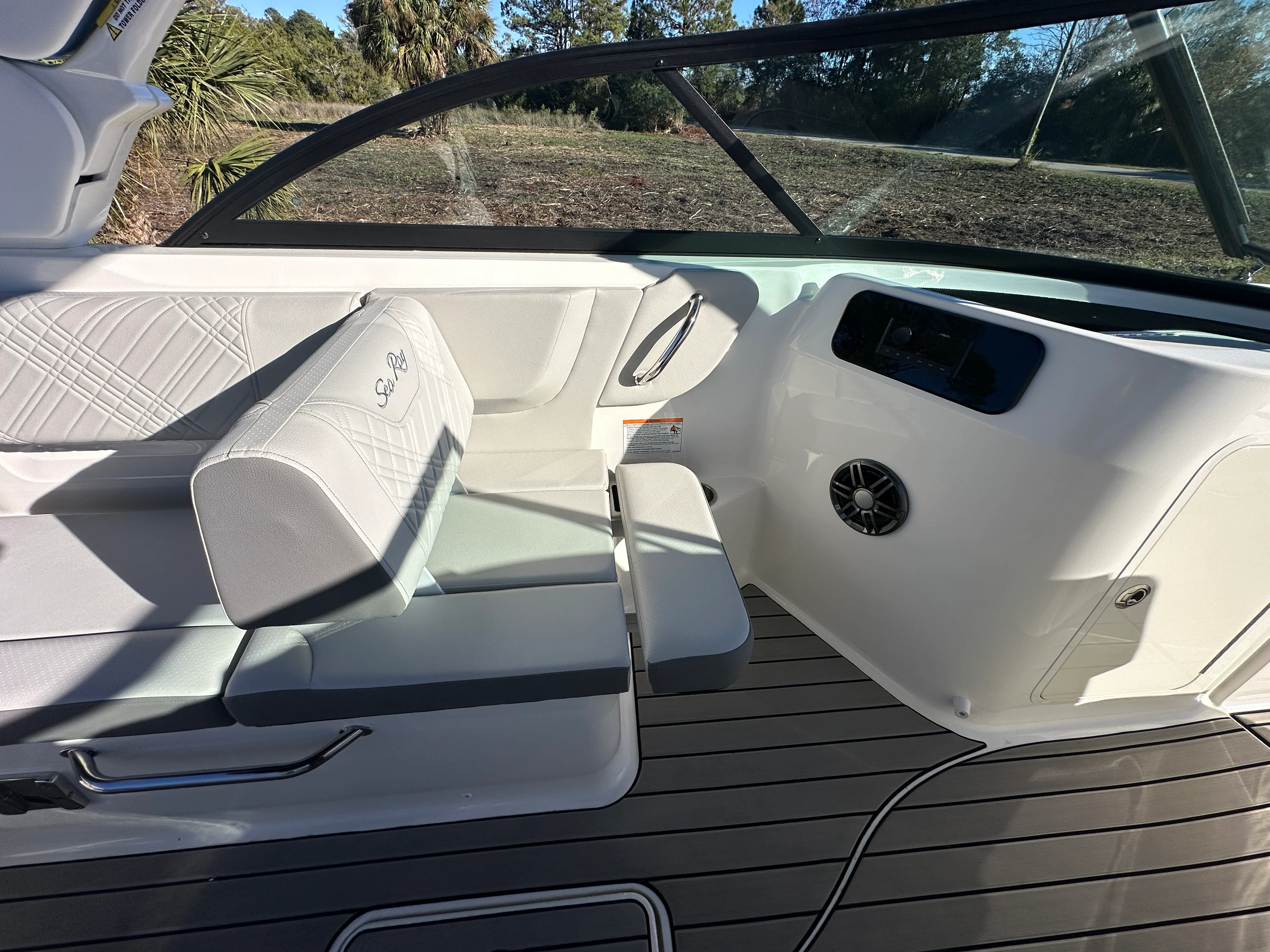 2026 Sea Ray SDX 230 Outboard Image Thumbnail #14