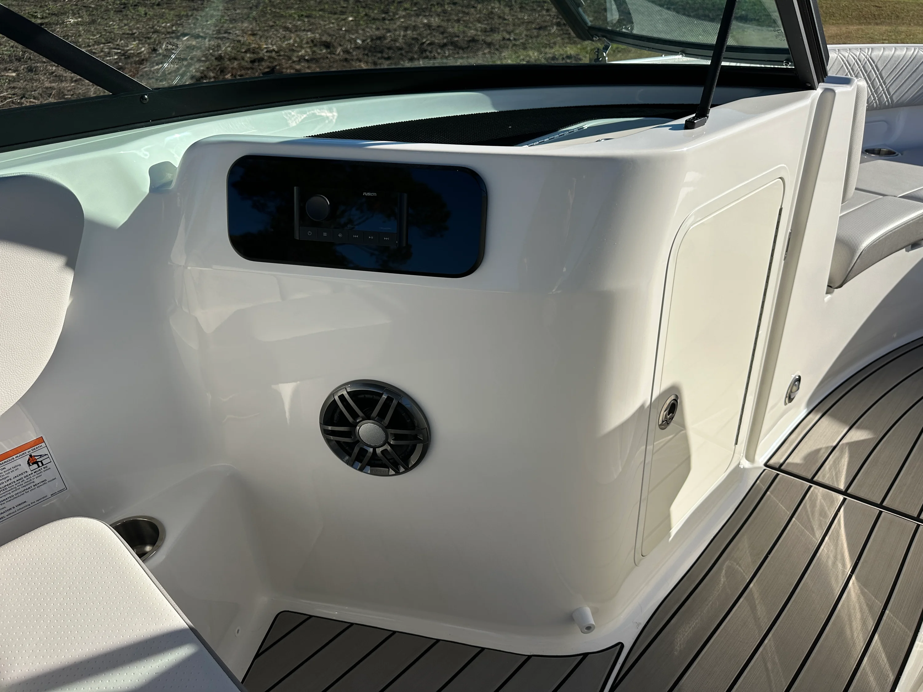 2026 Sea Ray SDX 230 Outboard Image Thumbnail #15