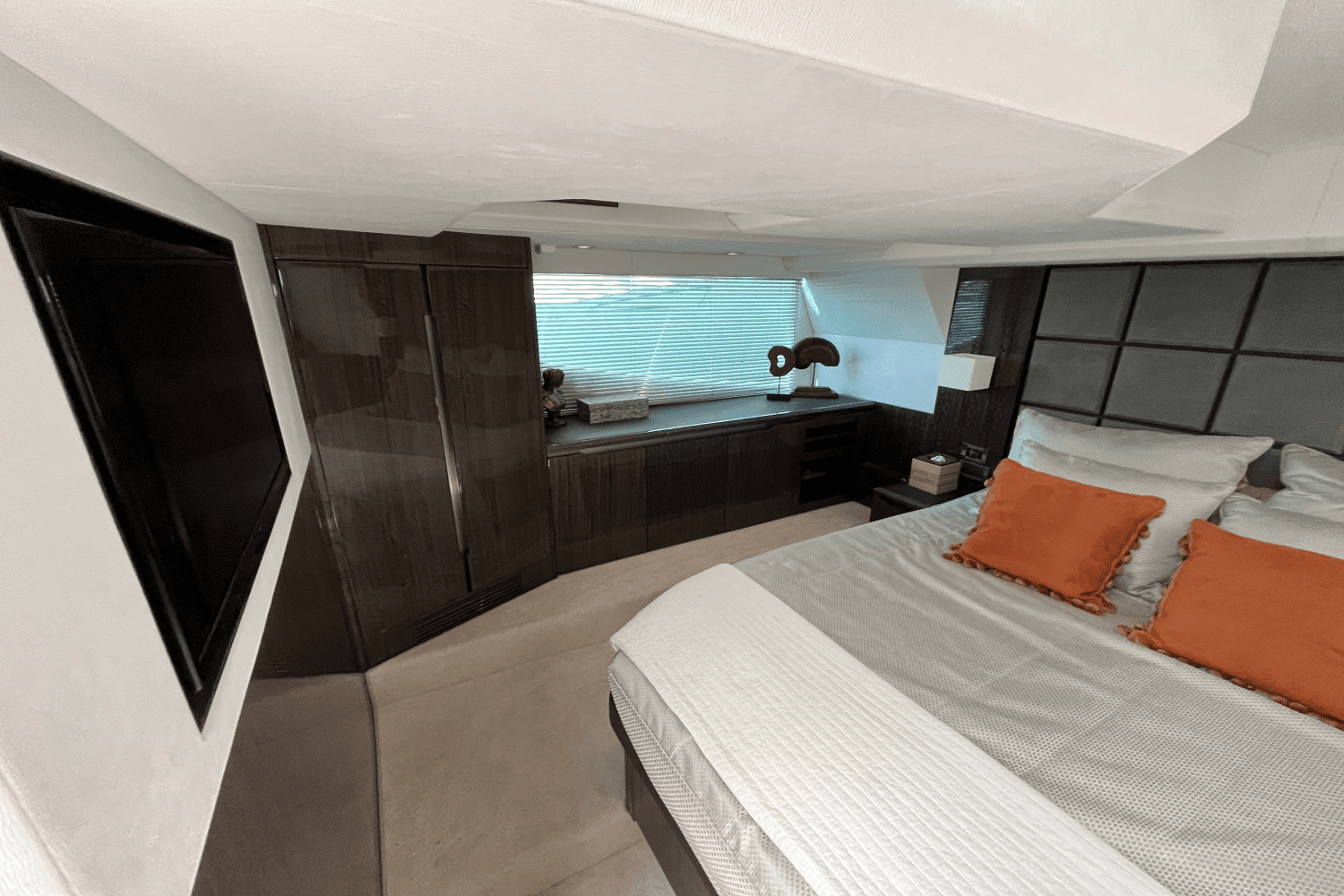 2022 Galeon 470 Sky Image Thumbnail #27