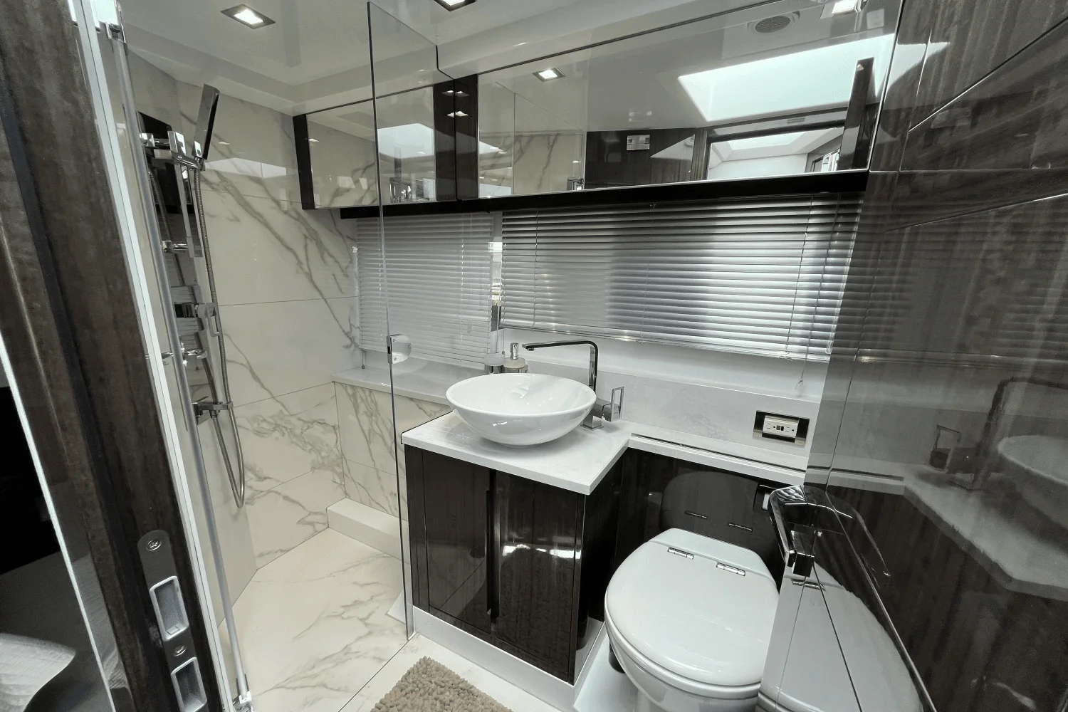 2022 Galeon 470 Sky Image Thumbnail #34