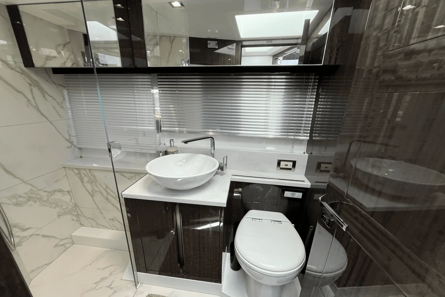 2022 Galeon 470 Sky Image Thumbnail #32