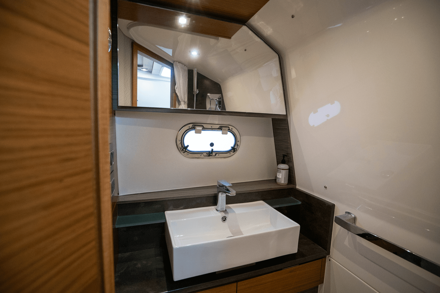 2018 Tiara Yachts 38 LS Image Thumbnail #25