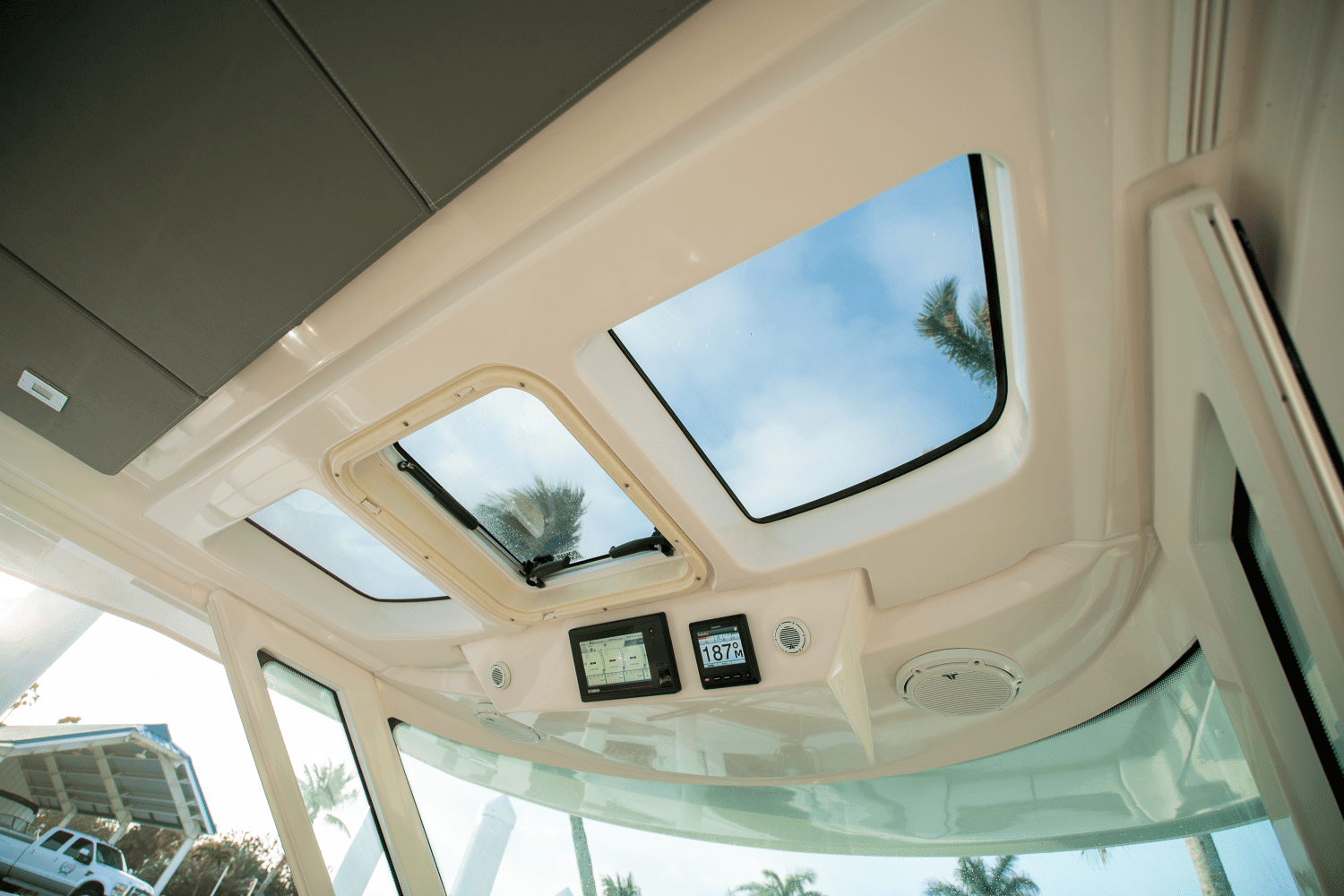 2018 Tiara Yachts 38 LS Image Thumbnail #18