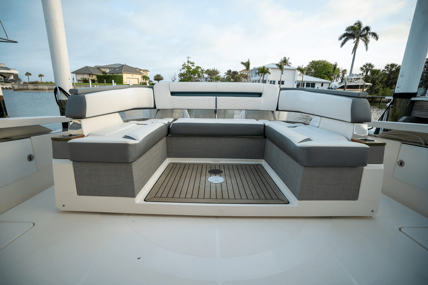 2018 Tiara Yachts 38 LS Image Thumbnail #8