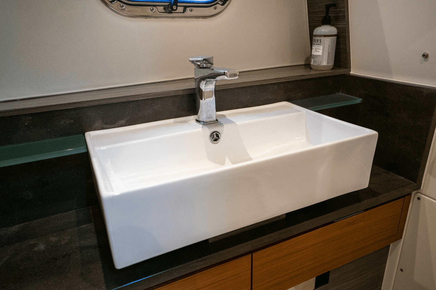 2018 Tiara Yachts 38 LS Image Thumbnail #29