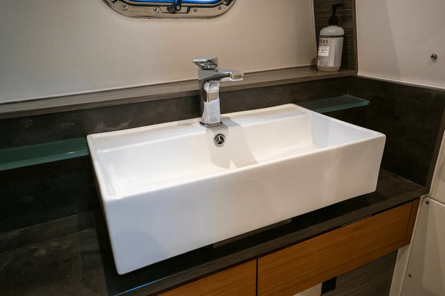 2018 Tiara Yachts 38 LS Image Thumbnail #29