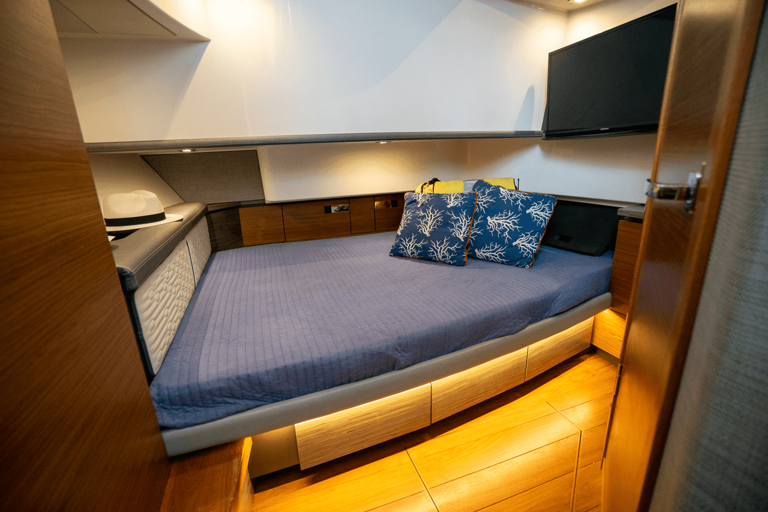 2018 Tiara Yachts 38 LS Image Thumbnail #19