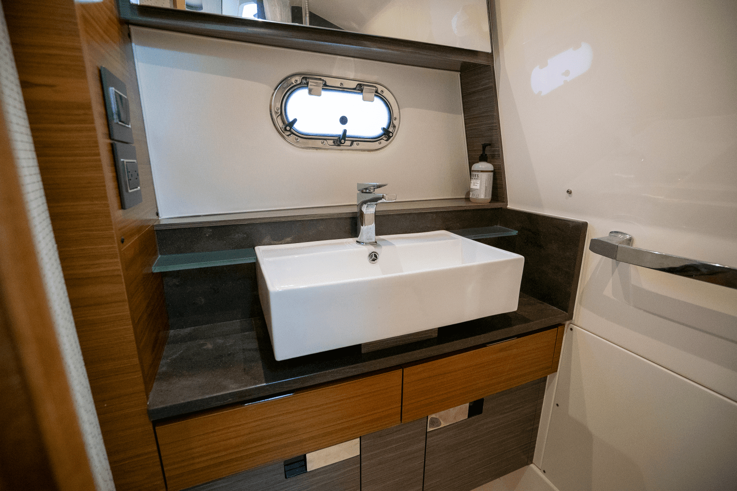 2018 Tiara Yachts 38 LS Image Thumbnail #26