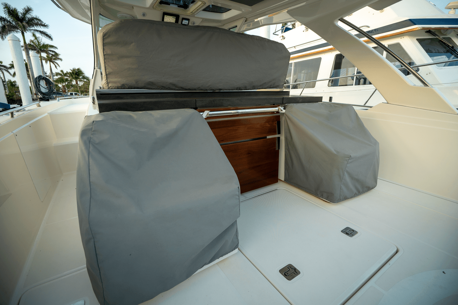 2018 Tiara Yachts 38 LS Image Thumbnail #38