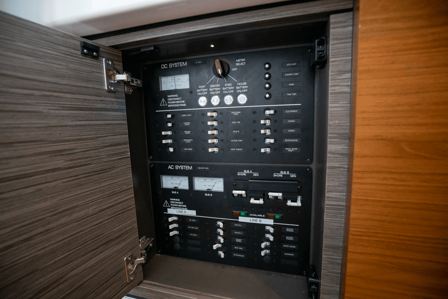 2018 Tiara Yachts 38 LS Image Thumbnail #24
