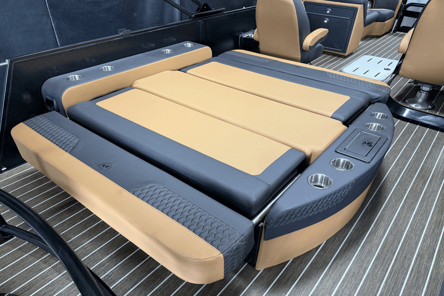 2025 Premier 230 Solaris Image Thumbnail #22