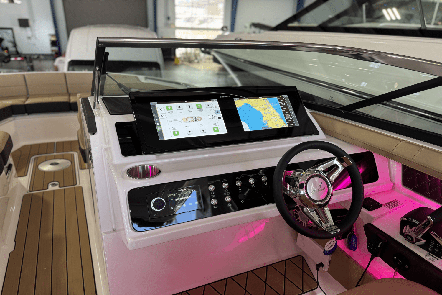 2025 Sea Ray SLX 310 Outboard Image Thumbnail #12