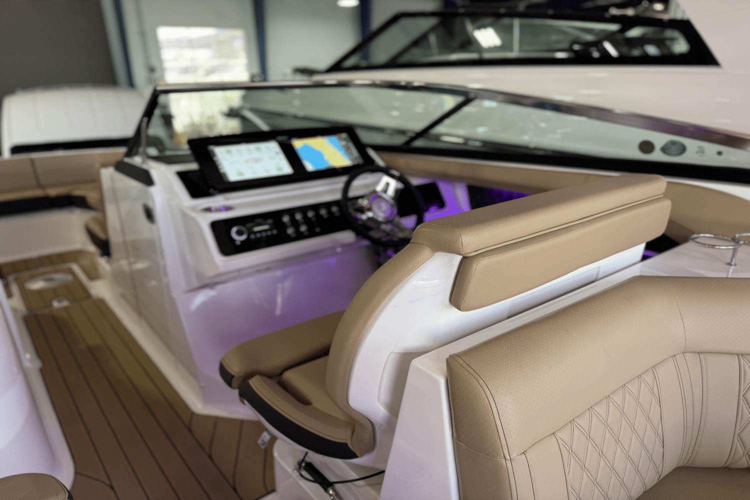 2025 Sea Ray SLX 310 Outboard Image Thumbnail #11