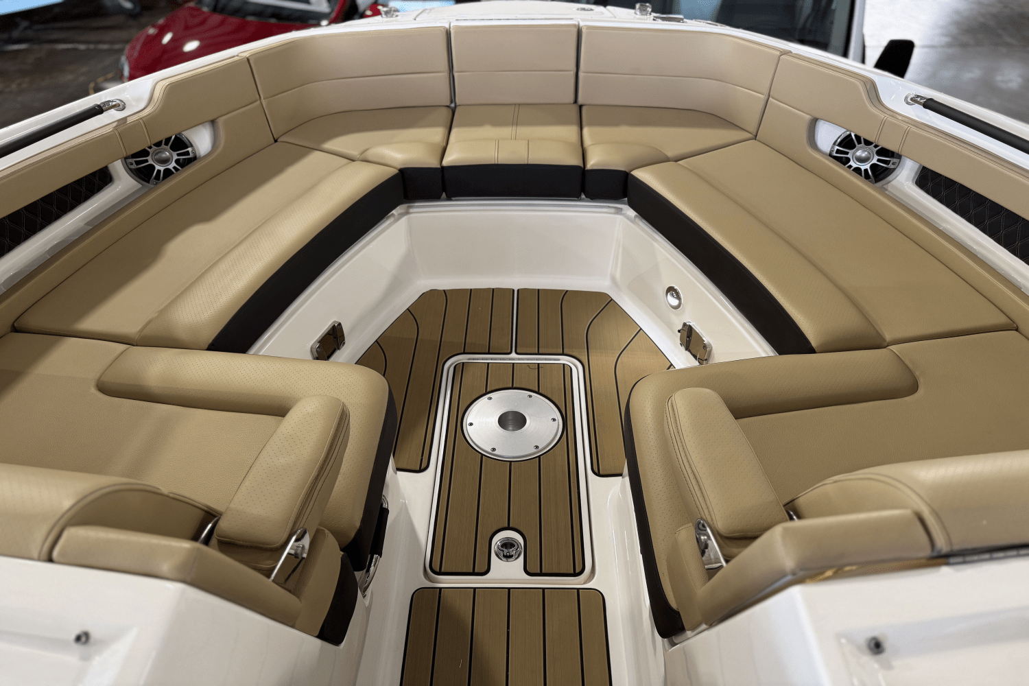 2025 Sea Ray SLX 310 Outboard Image Thumbnail #18