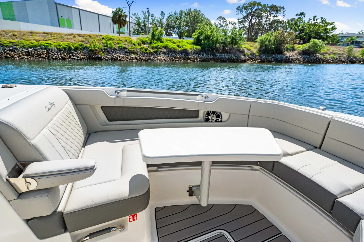 2026 Sea Ray SLX 310 Ouboard Image Thumbnail #37