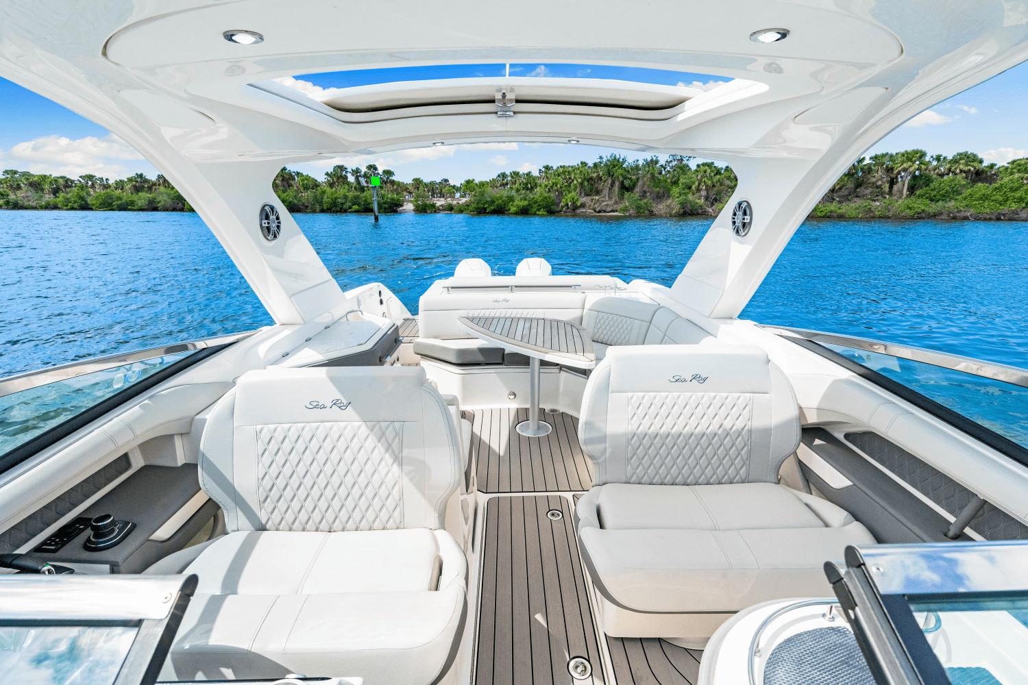 2026 Sea Ray SLX 310 Ouboard Image Thumbnail #30