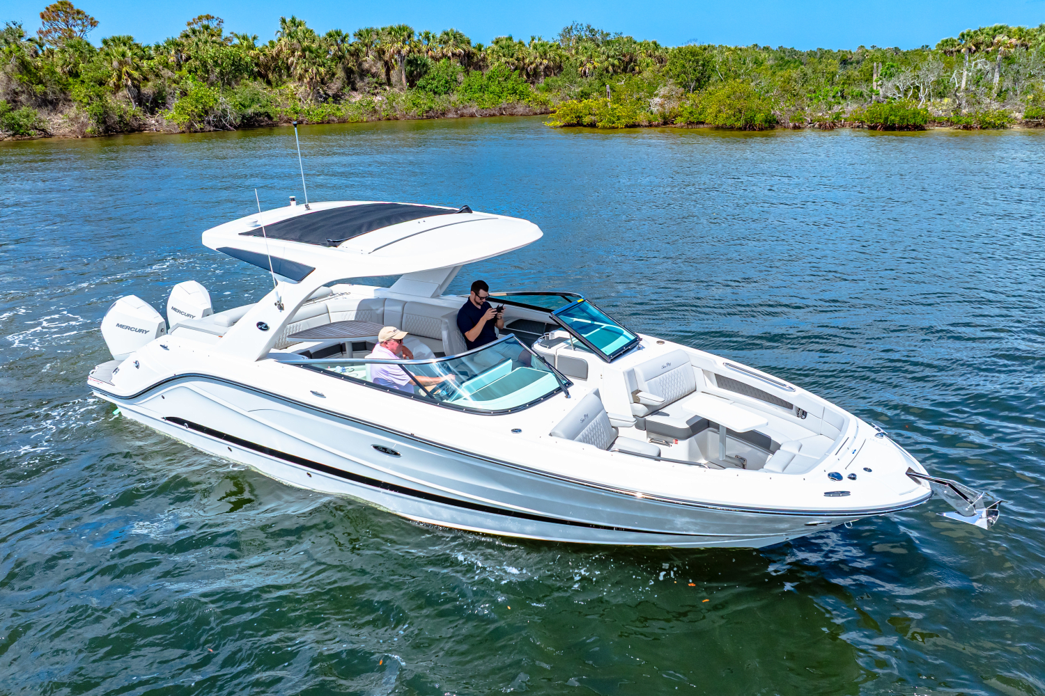 2026 Sea Ray SLX 310 Ouboard Image Thumbnail #10