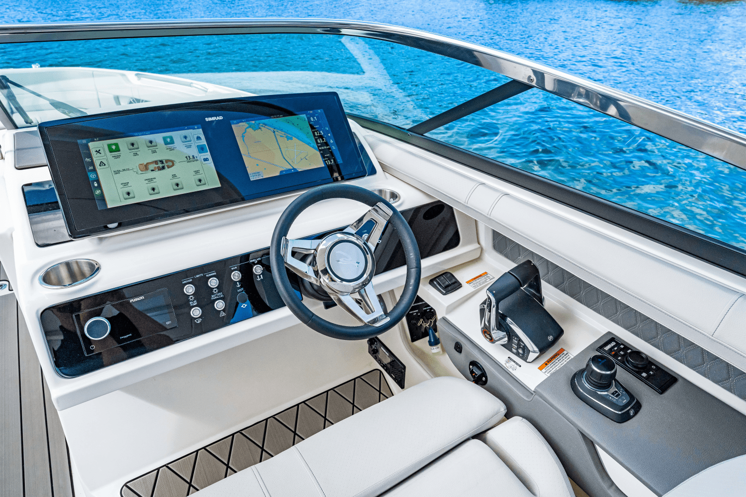 2026 Sea Ray SLX 310 Outboard Image Thumbnail #33