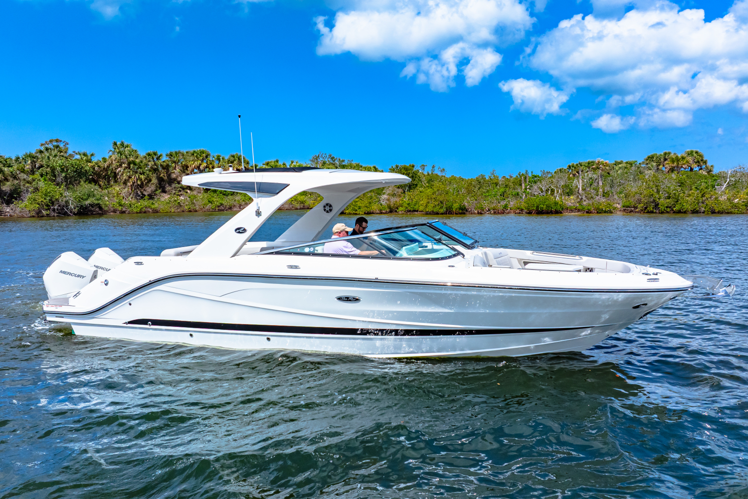 2026 Sea Ray SLX 310 Outboard Image Thumbnail #8