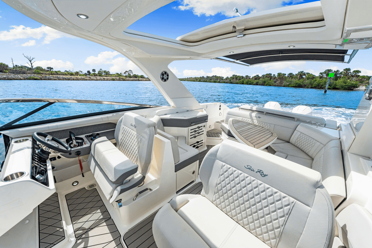 2026 Sea Ray SLX 310 Outboard Image Thumbnail #29