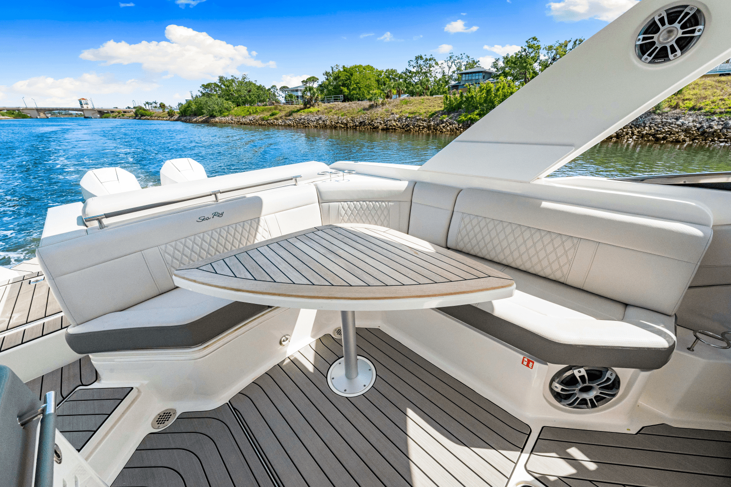 2026 Sea Ray SLX 310 Outboard Image Thumbnail #27