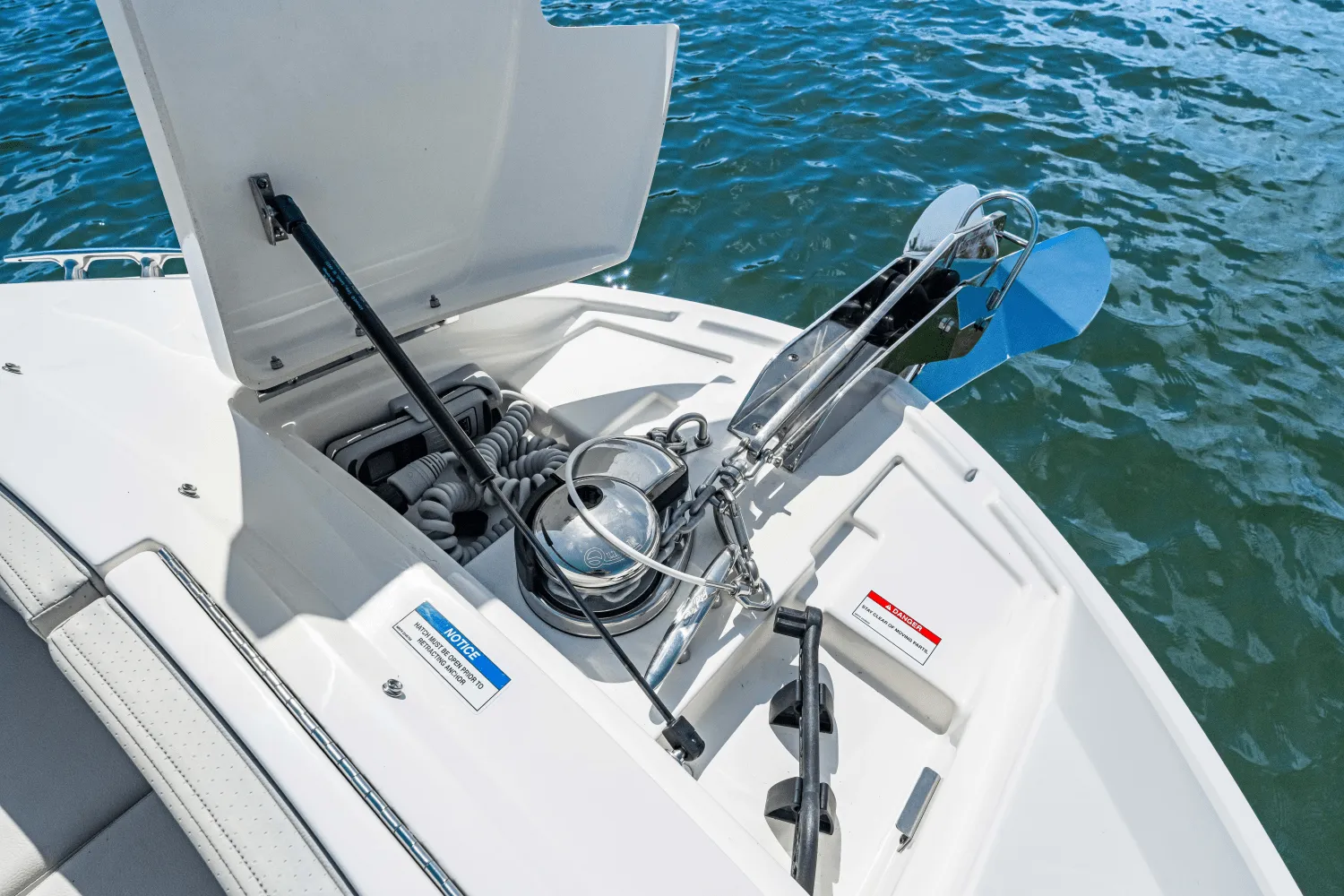 2026 Sea Ray SLX 310 Ouboard Image Thumbnail #42