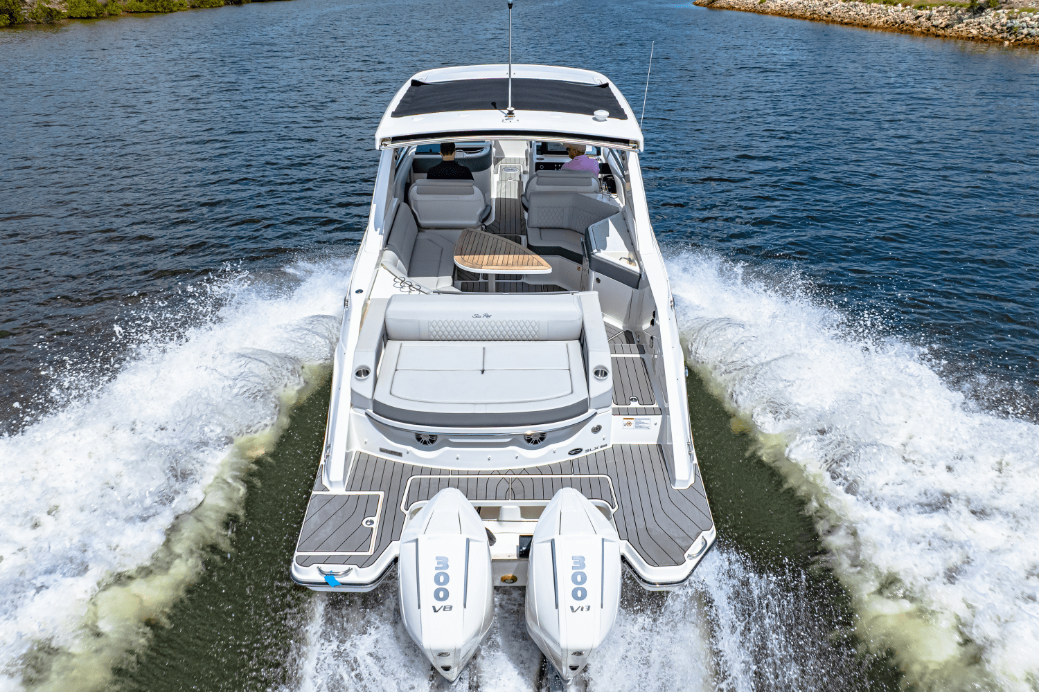 2026 Sea Ray SLX 310 Ouboard Image Thumbnail #16