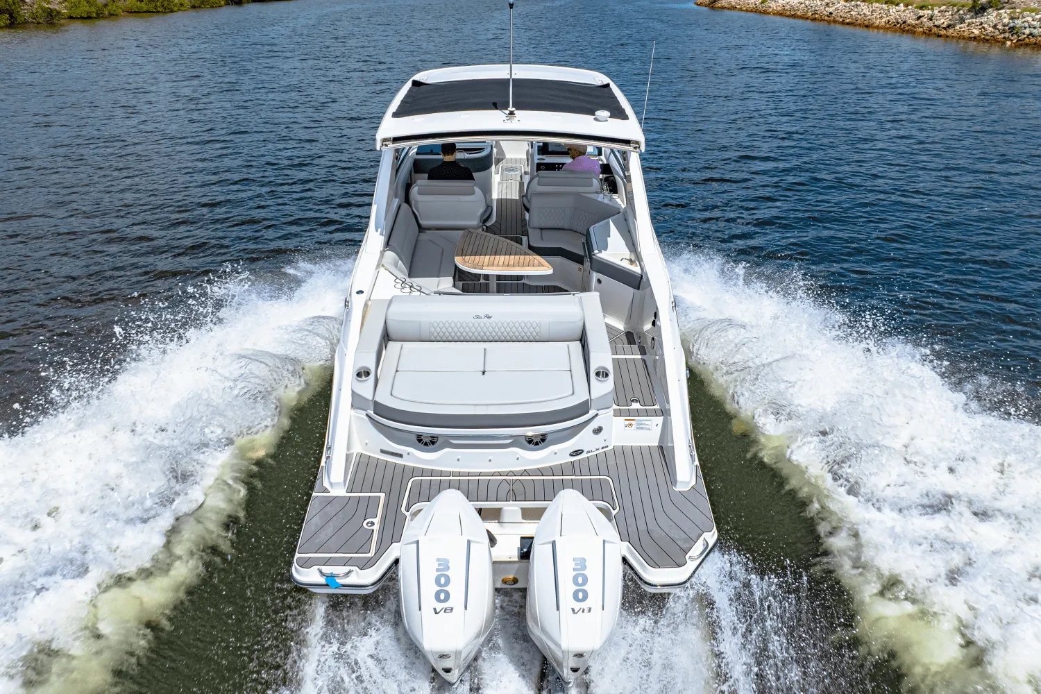 2026 Sea Ray SLX 310 Ouboard Image Thumbnail #16
