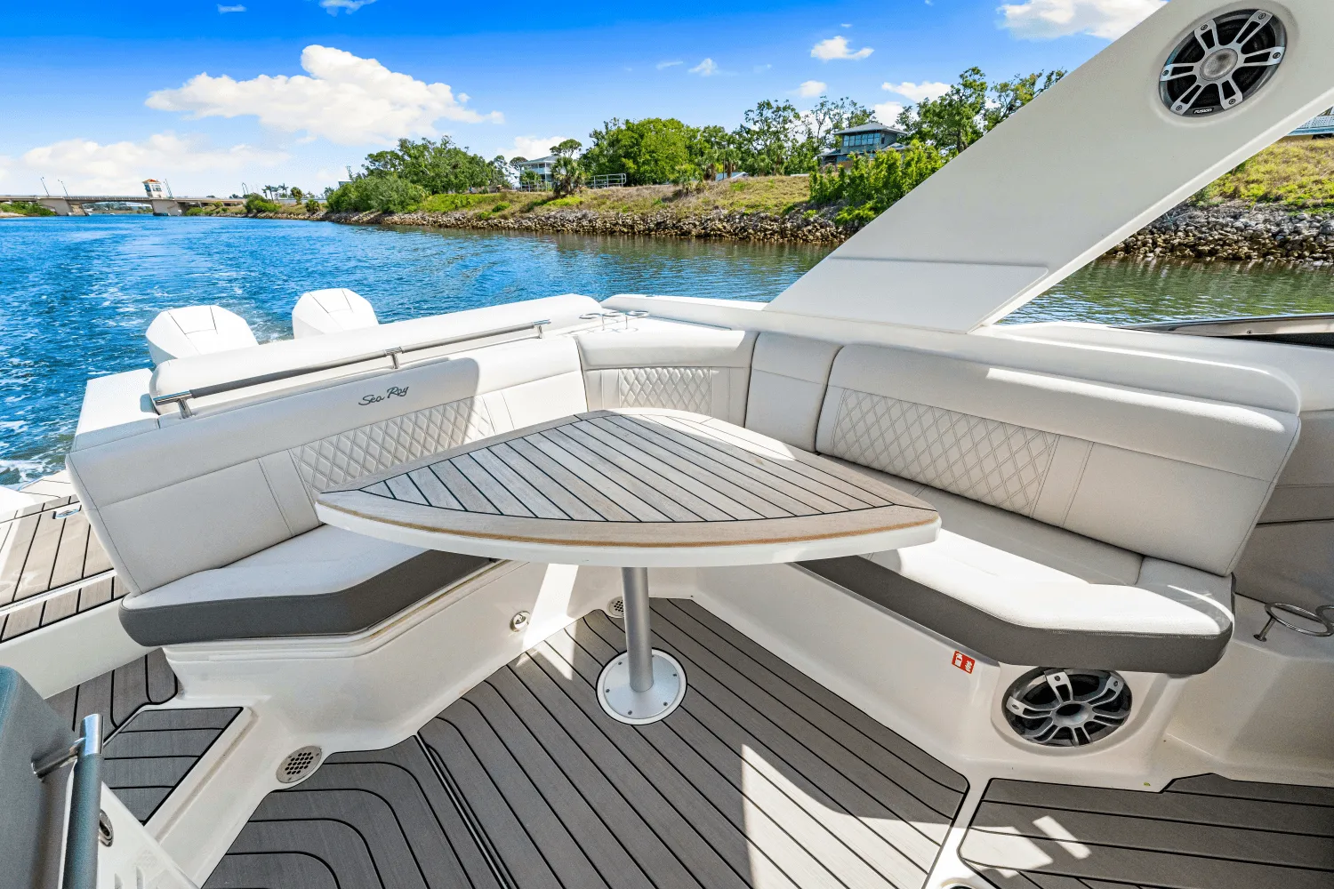 2026 Sea Ray SLX 310 Ouboard Image Thumbnail #27