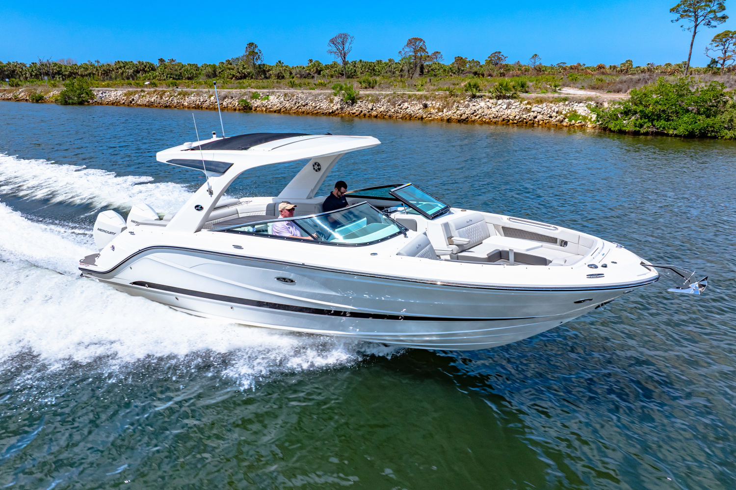 2026 Sea Ray SLX 310 Ouboard Image Thumbnail #12