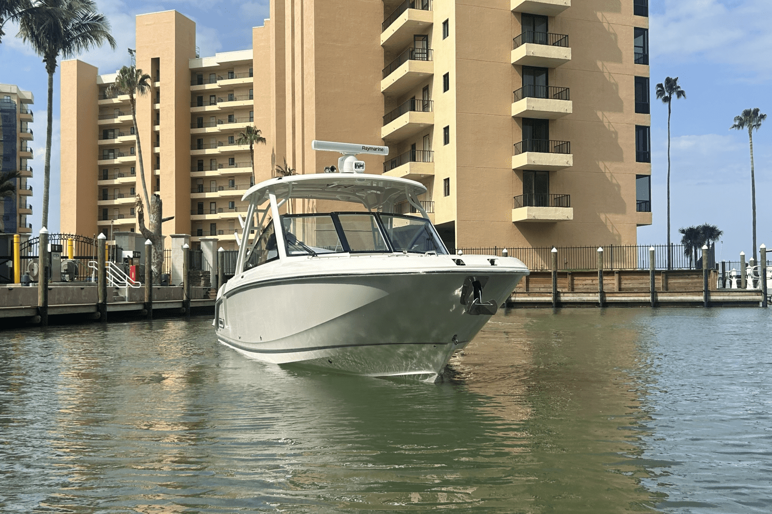 2022 Boston Whaler 320 VANTAGE Image Thumbnail #6