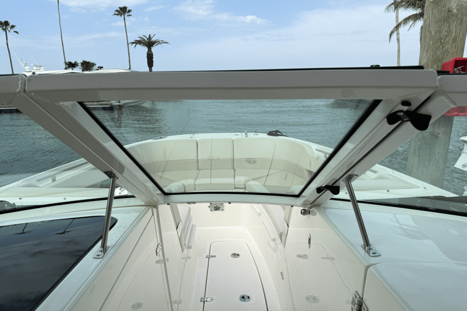 2022 Boston Whaler 320 VANTAGE Image Thumbnail #25