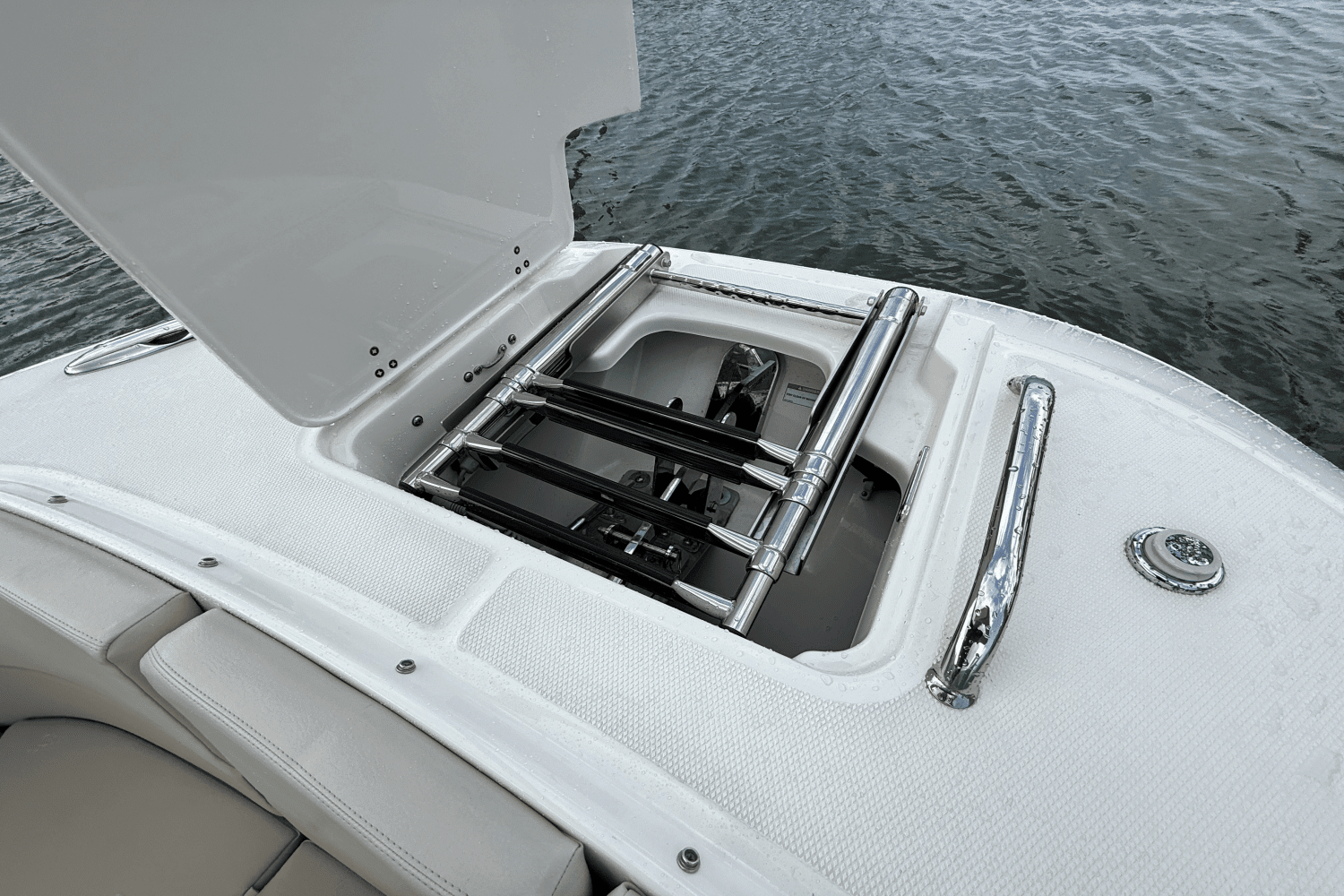 2022 Boston Whaler 320 VANTAGE Image Thumbnail #41