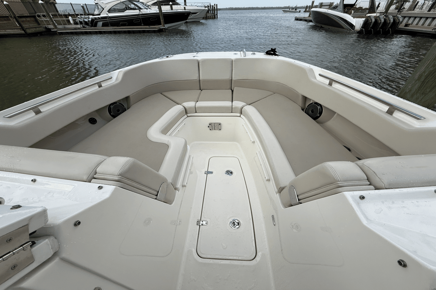 2022 Boston Whaler 320 VANTAGE Image Thumbnail #26