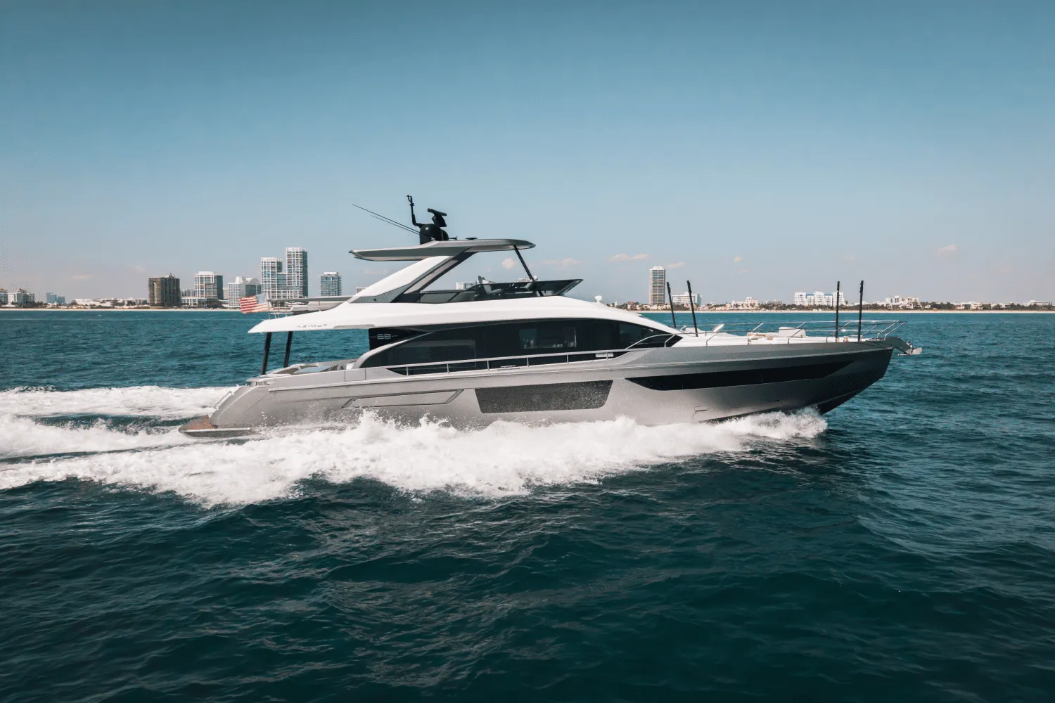 2023 Azimut 68 FLY Image Thumbnail #6