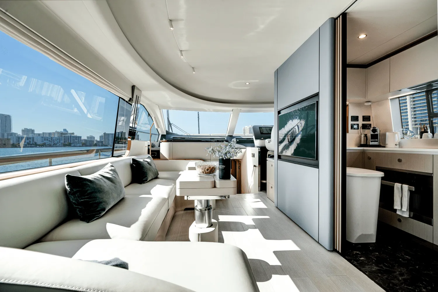 2023 Azimut 68 FLY Image Thumbnail #25