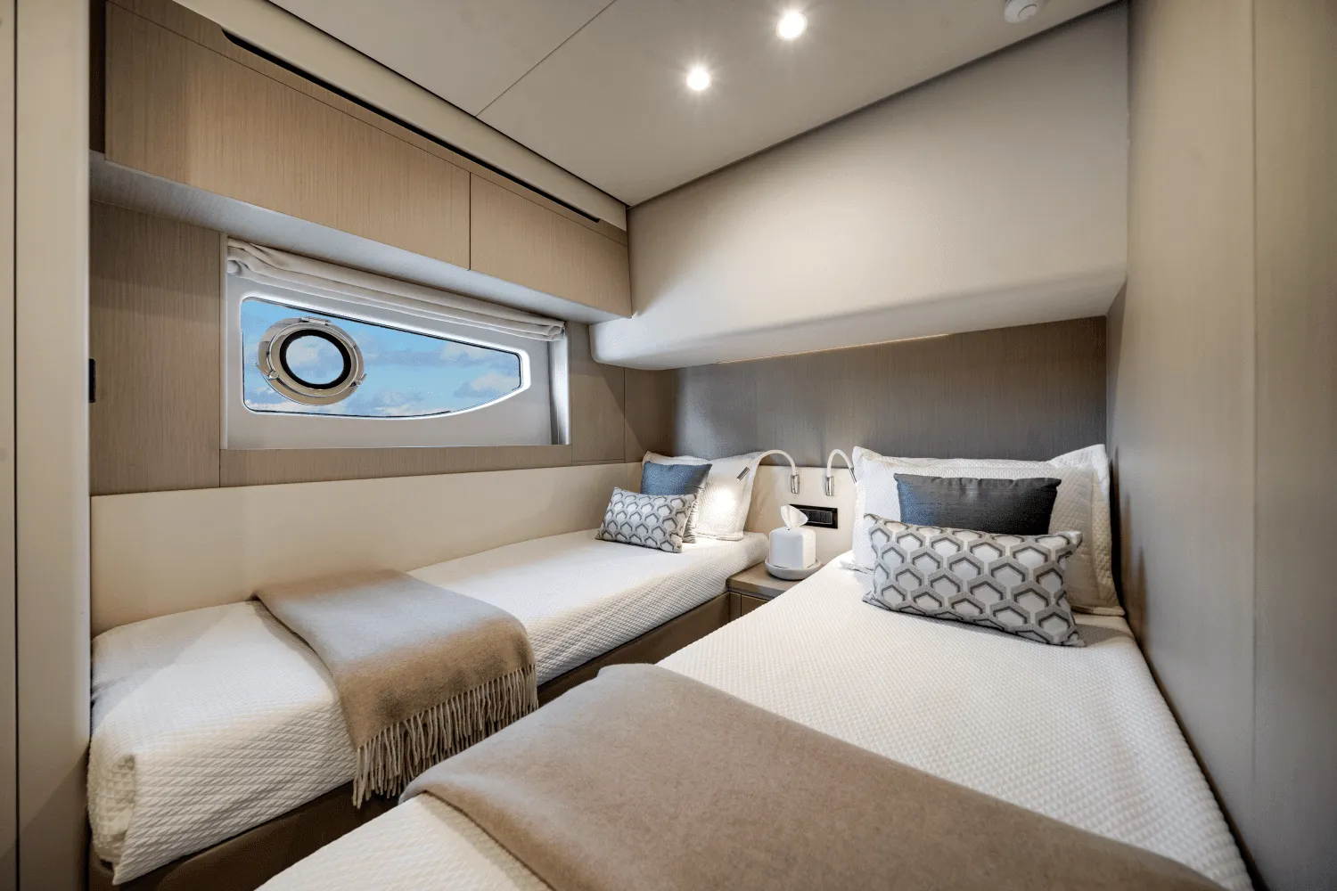 2023 Azimut 68 FLY Image Thumbnail #34