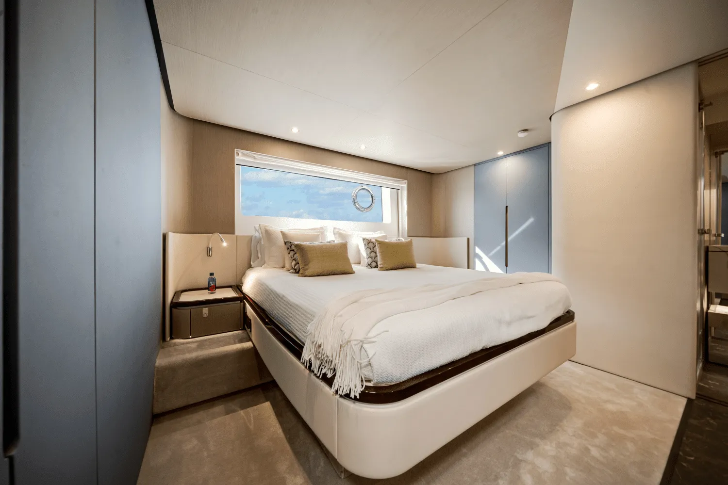 2023 Azimut 68 FLY Image Thumbnail #37