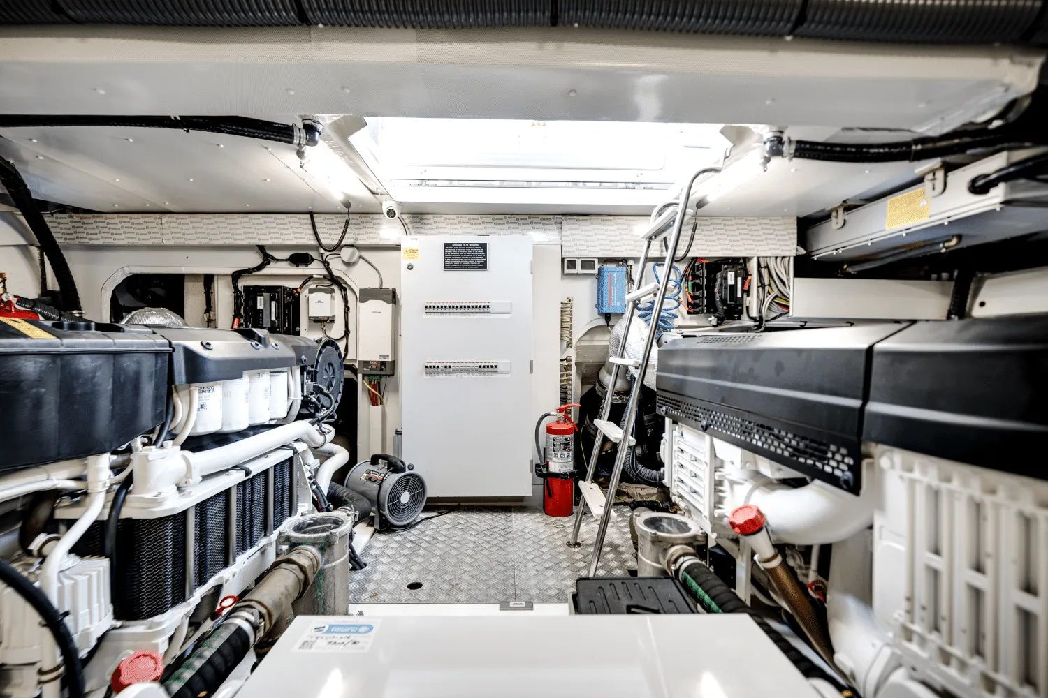2023 Azimut 68 FLY Image Thumbnail #59