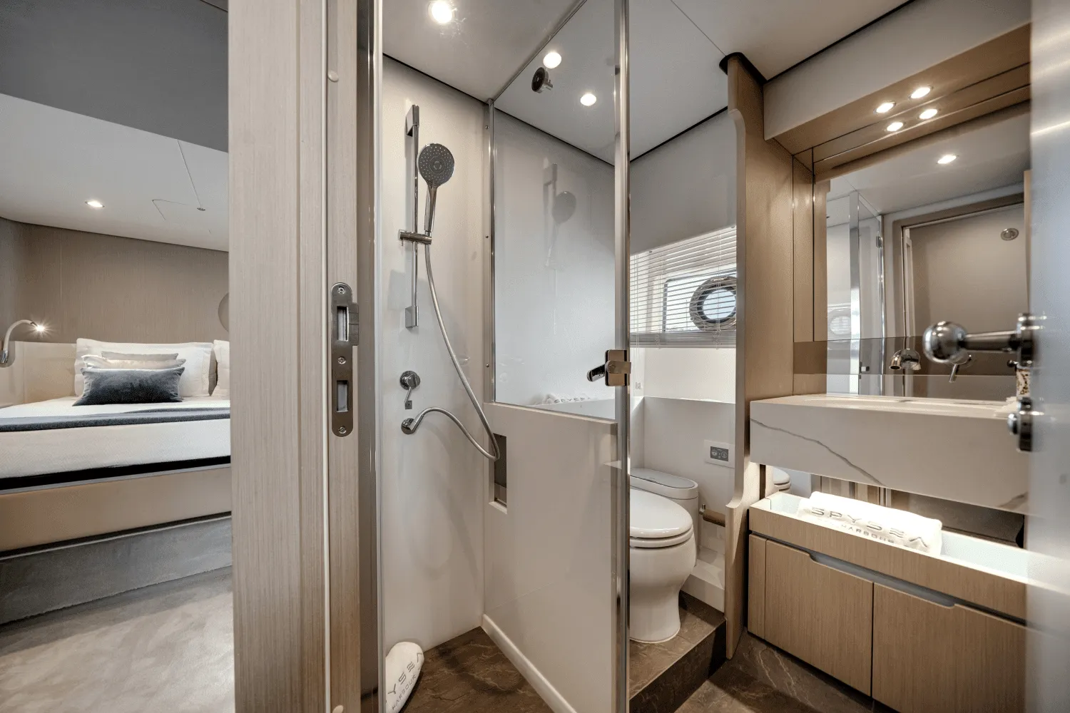 2023 Azimut 68 FLY Image Thumbnail #35